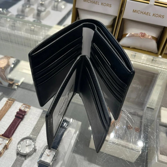 Michael Kors Rivington Billfold Wallet With Passcase 36F4LRVF2U - Picture 9 of 9